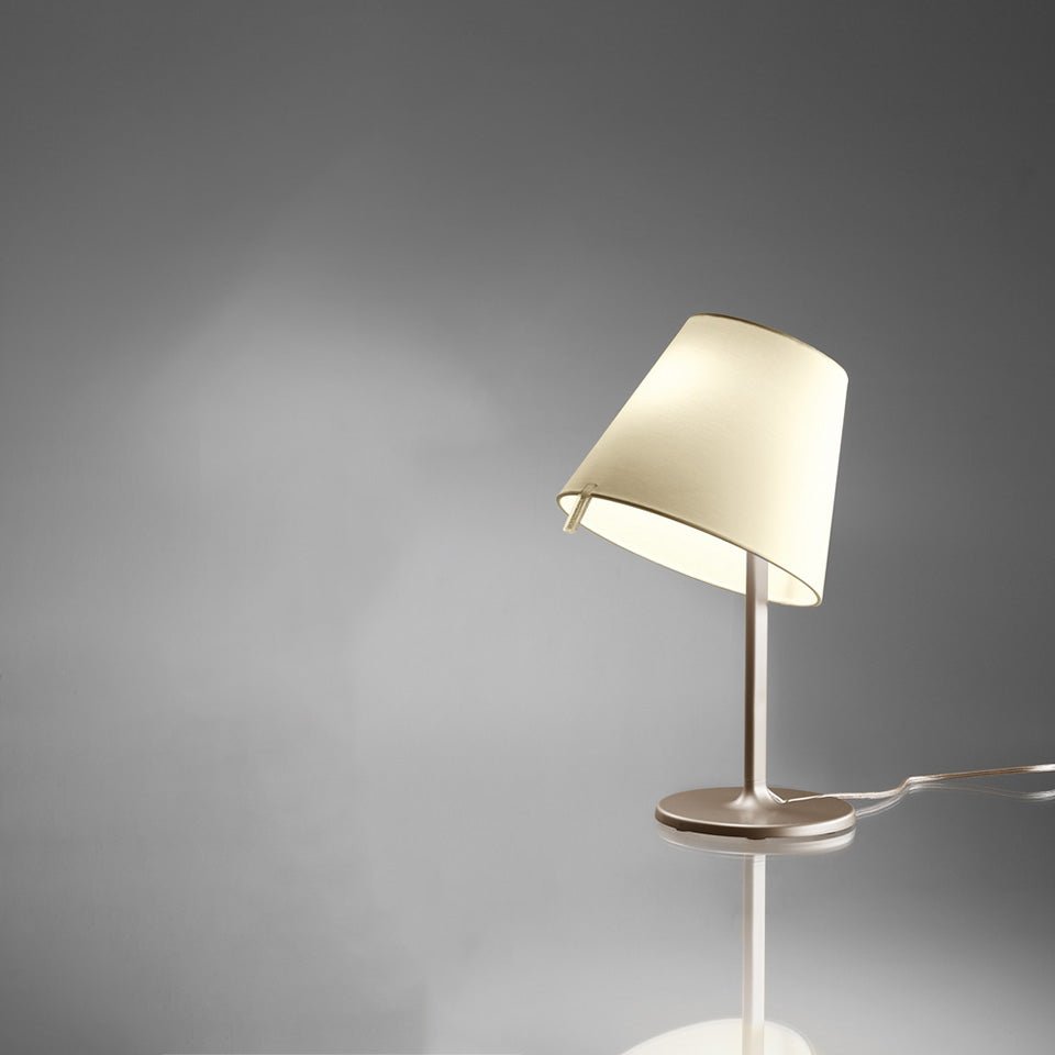Lampe de table Melamppo - Mini Bronze by Artemide | Luminaires & cie