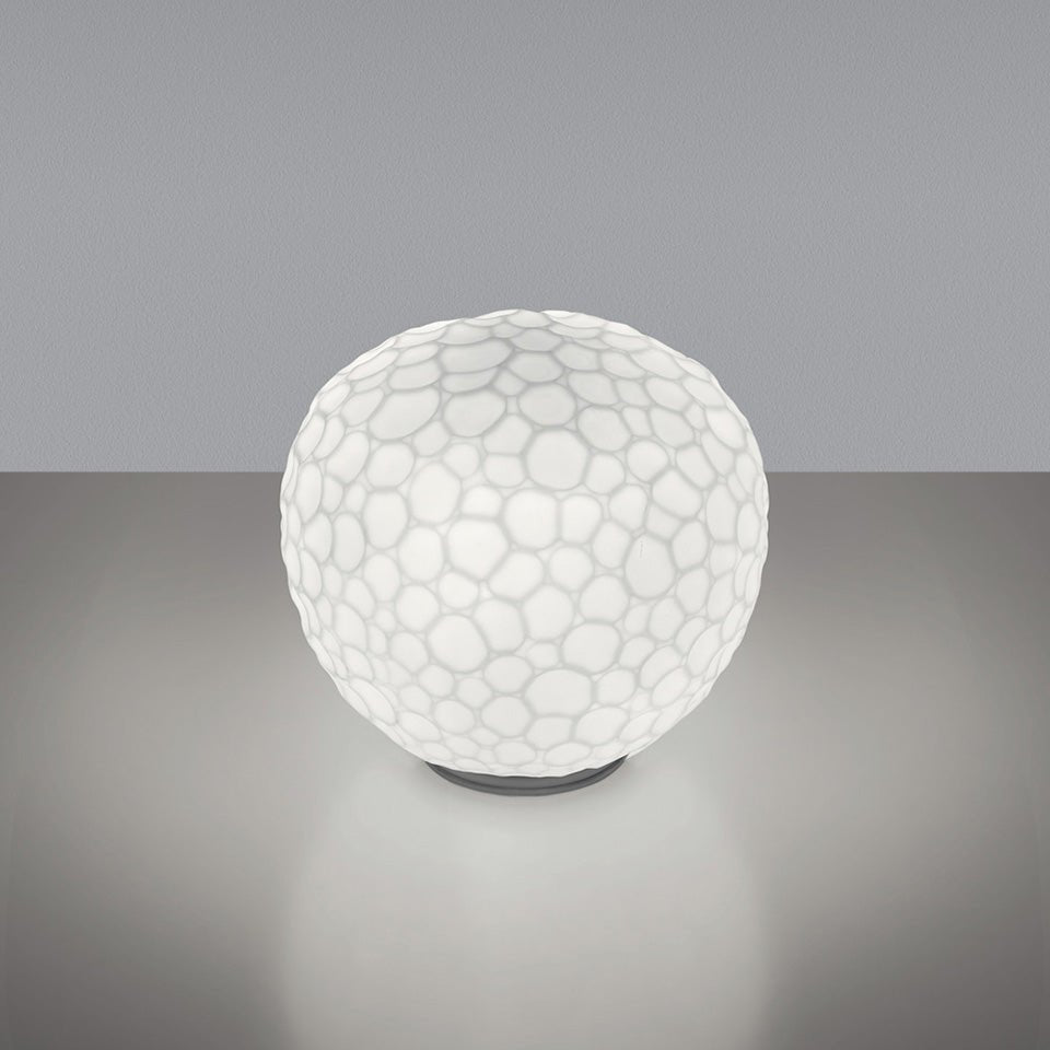Lampe de table Meteorite - 13 3/4" by Artemide | Luminaires & cie