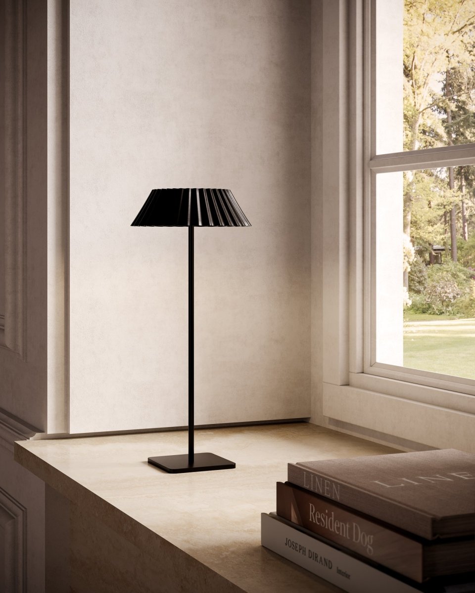 Lampe de table Pela - Noir by Kuzco Lighting | Luminaires & cie