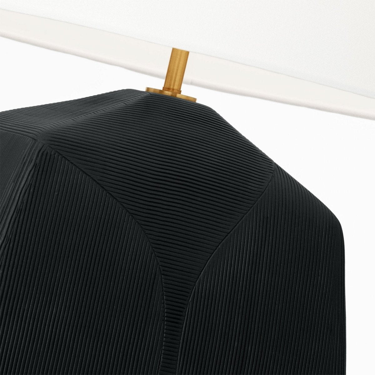 Lampe de table Tallulah - Céramique noire rugueuse by Visual Comfort Studio | Luminaires & cie