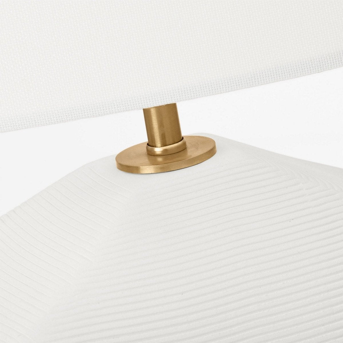 Lampe de table Tallulah - Céramique noire rugueuse by Visual Comfort Studio | Luminaires & cie