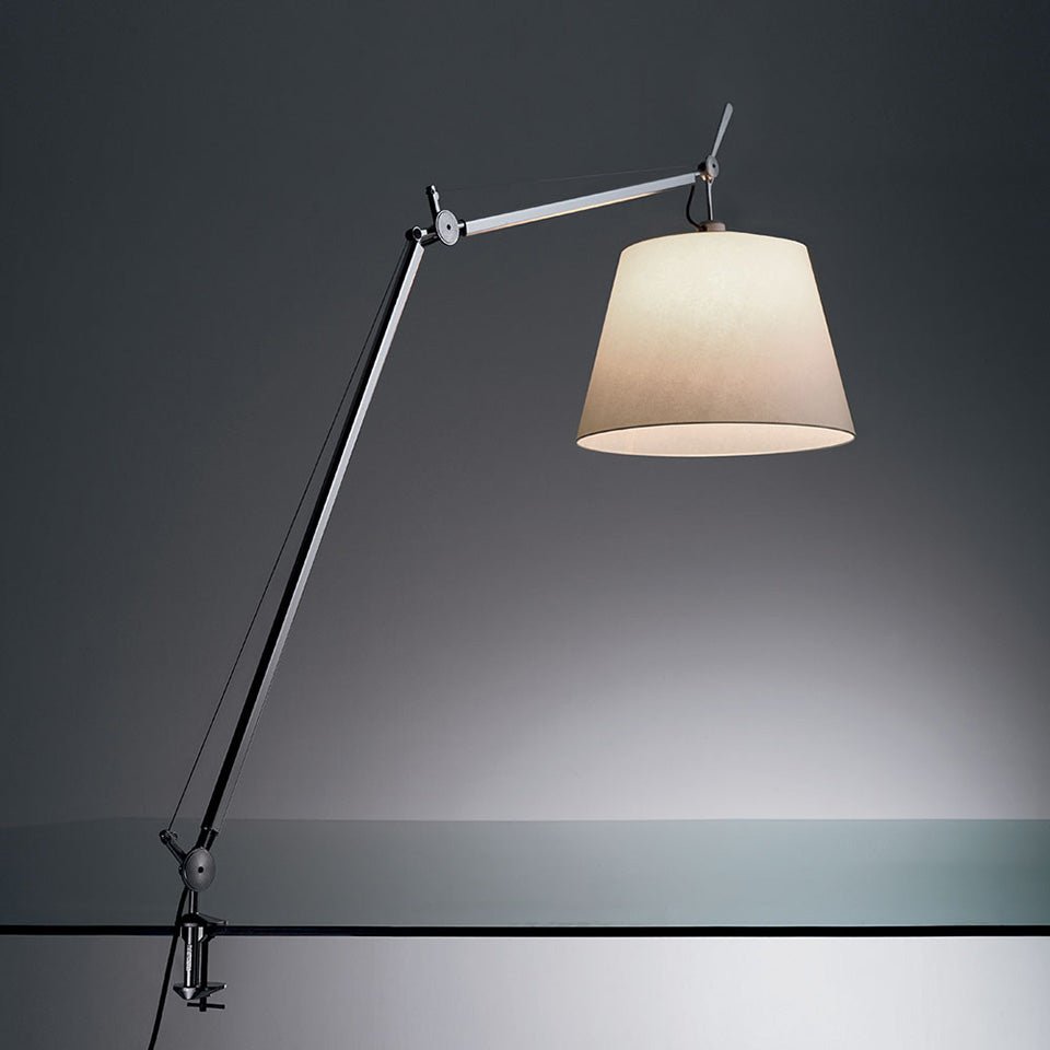 Lampe de table Tolomeo MEGA - Parchemin 17" 1 x A - 19 / Medium E26 / 100W max by Artemide | Luminaires & cie