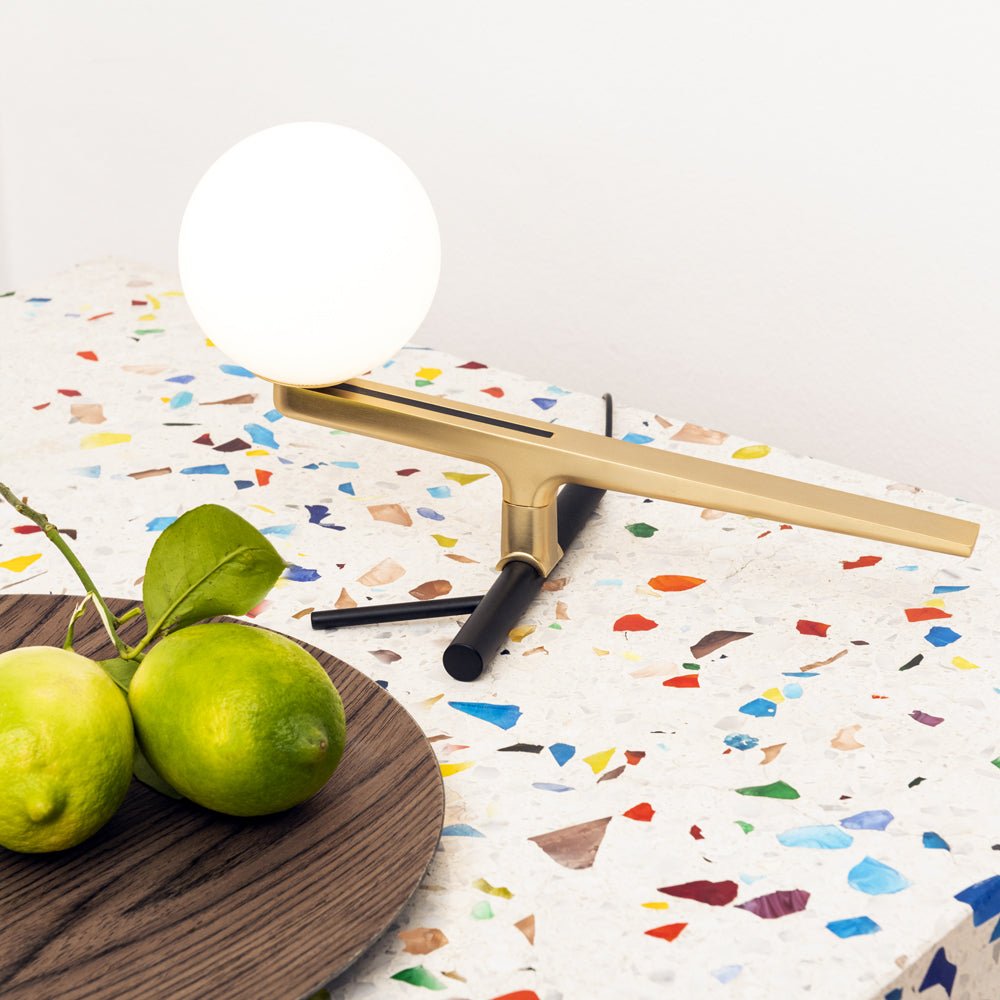 Lampe de table Yanzi - by Artemide | Luminaires & cie