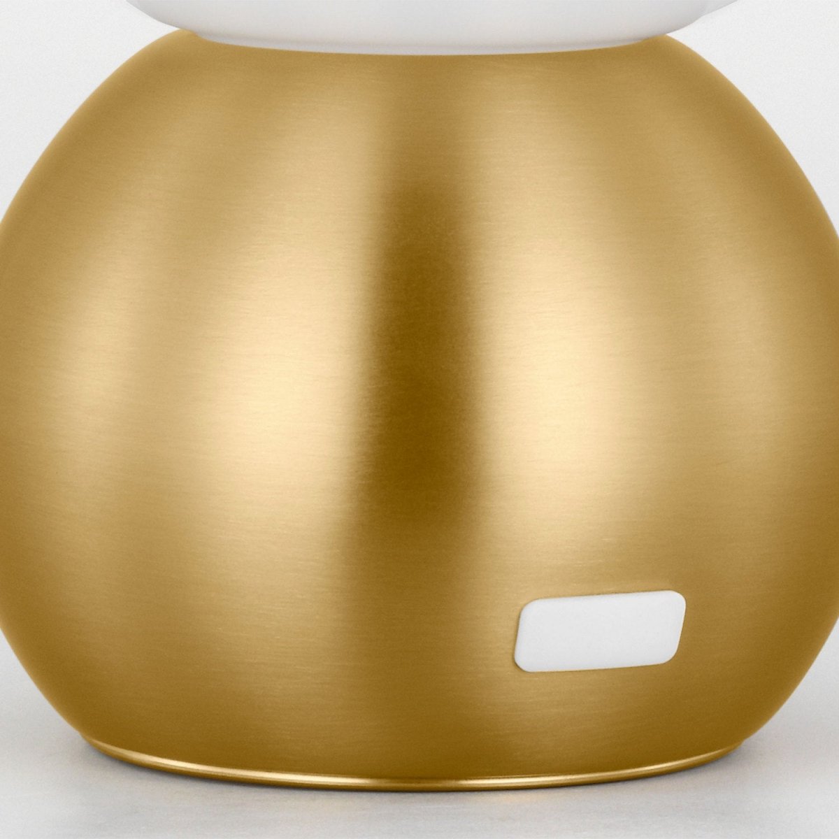 Lampe portable Suki - Bleu marine by Visual Comfort Studio | Luminaires & cie
