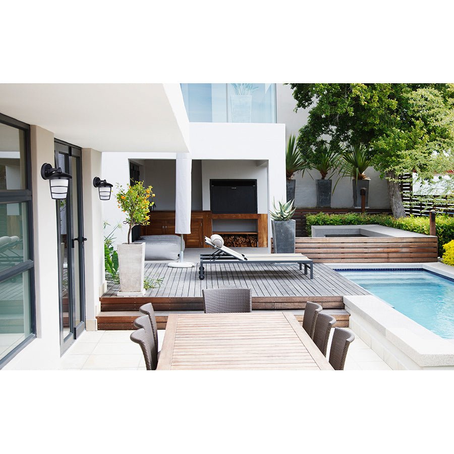 Lanterne extérieure Outdoor - Bronze frotté d'huile 8" by Canarm | Luminaires & cie