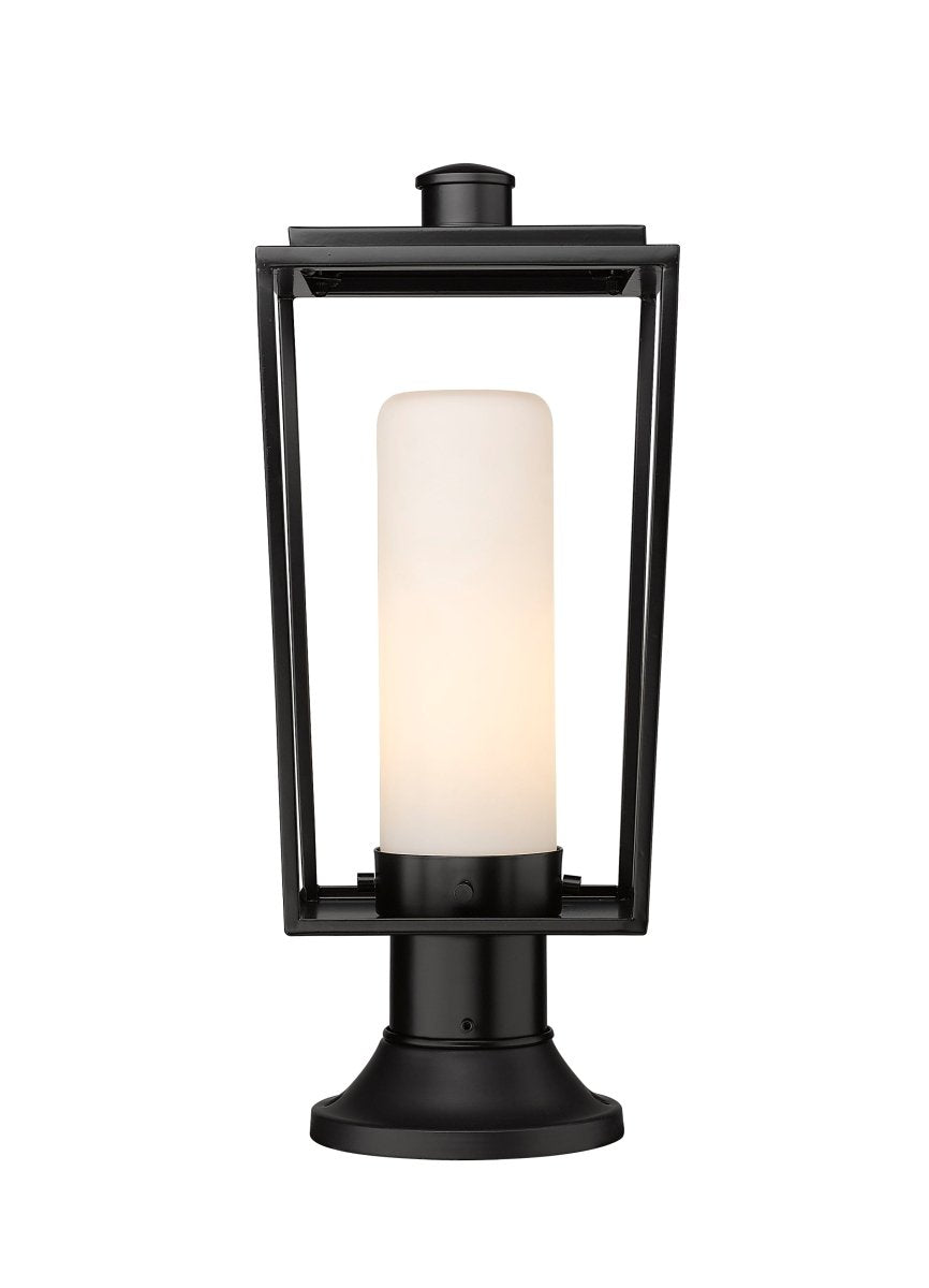 Lanterne extérieure sur socle Sheridan - Carré décoratif 8" Opale blanc by Z-Lite | Luminaires & cie