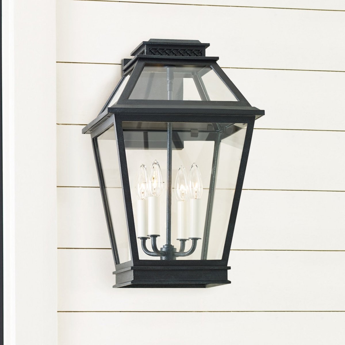 Lanterne murale extérieure Falmouth - 16" by Visual Comfort Studio | Luminaires & cie