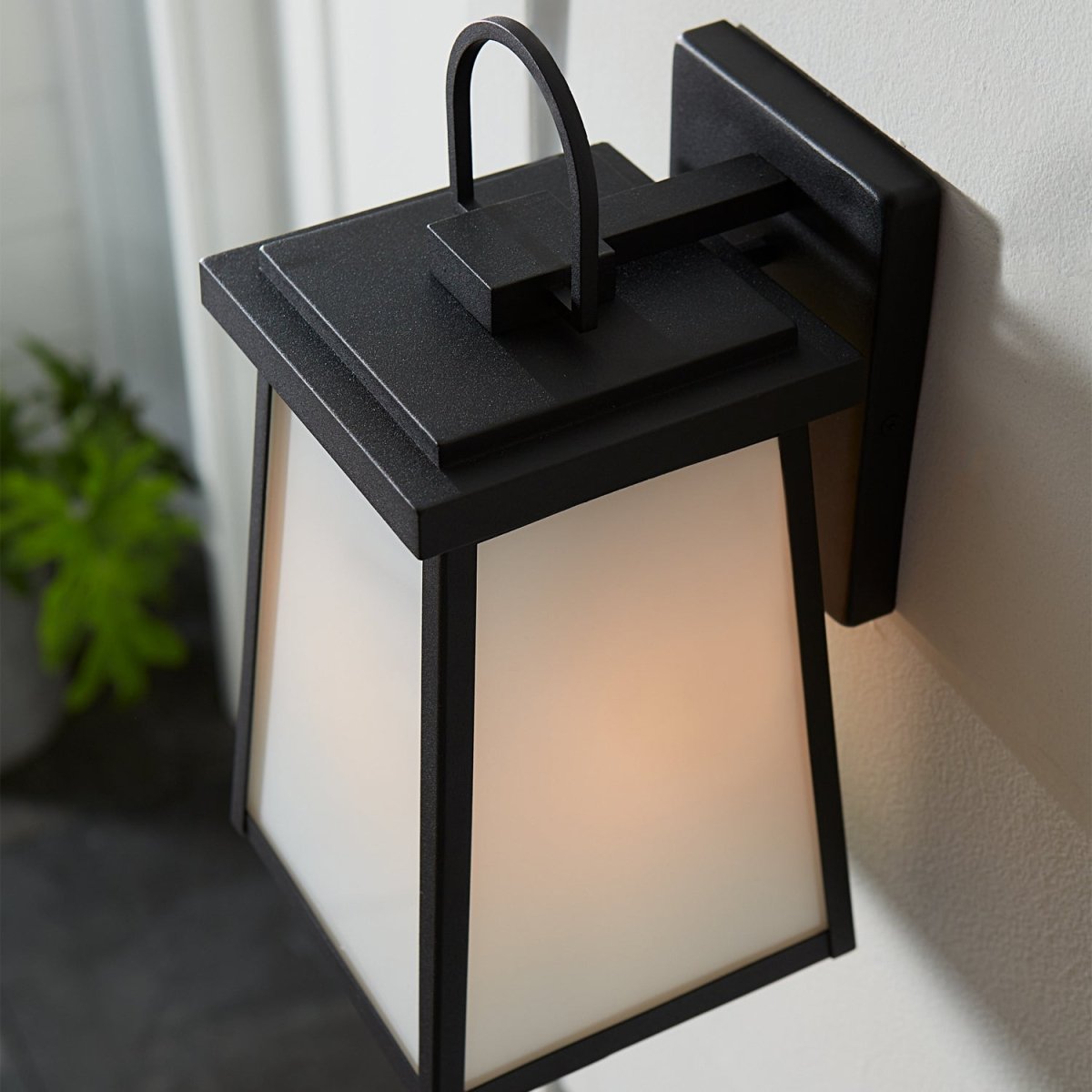 Lanterne murale extérieure Founders - Bronze antique 8 1/2" by Visual Comfort Studio | Luminaires & cie