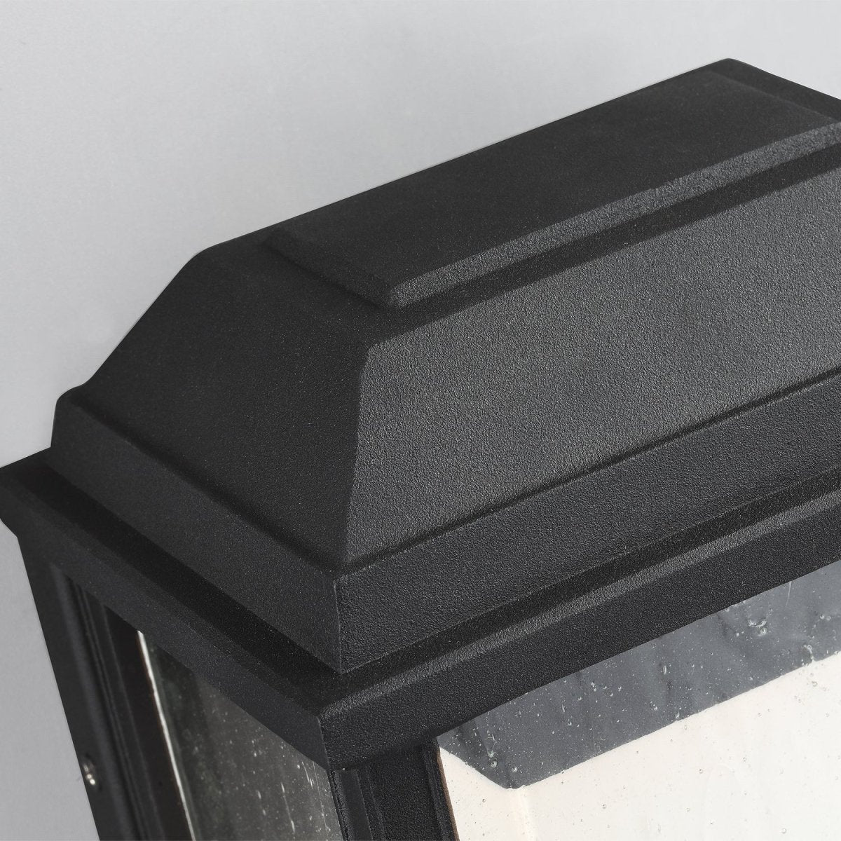 Lanterne murale extérieure McHenry - 17 1/4" by Visual Comfort Studio | Luminaires & cie