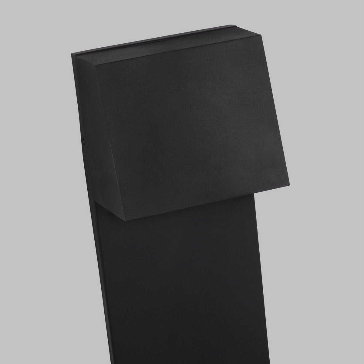 Lanterne murale extérieure Rocha - Bronze antique 10" by Visual Comfort Studio | Luminaires & cie