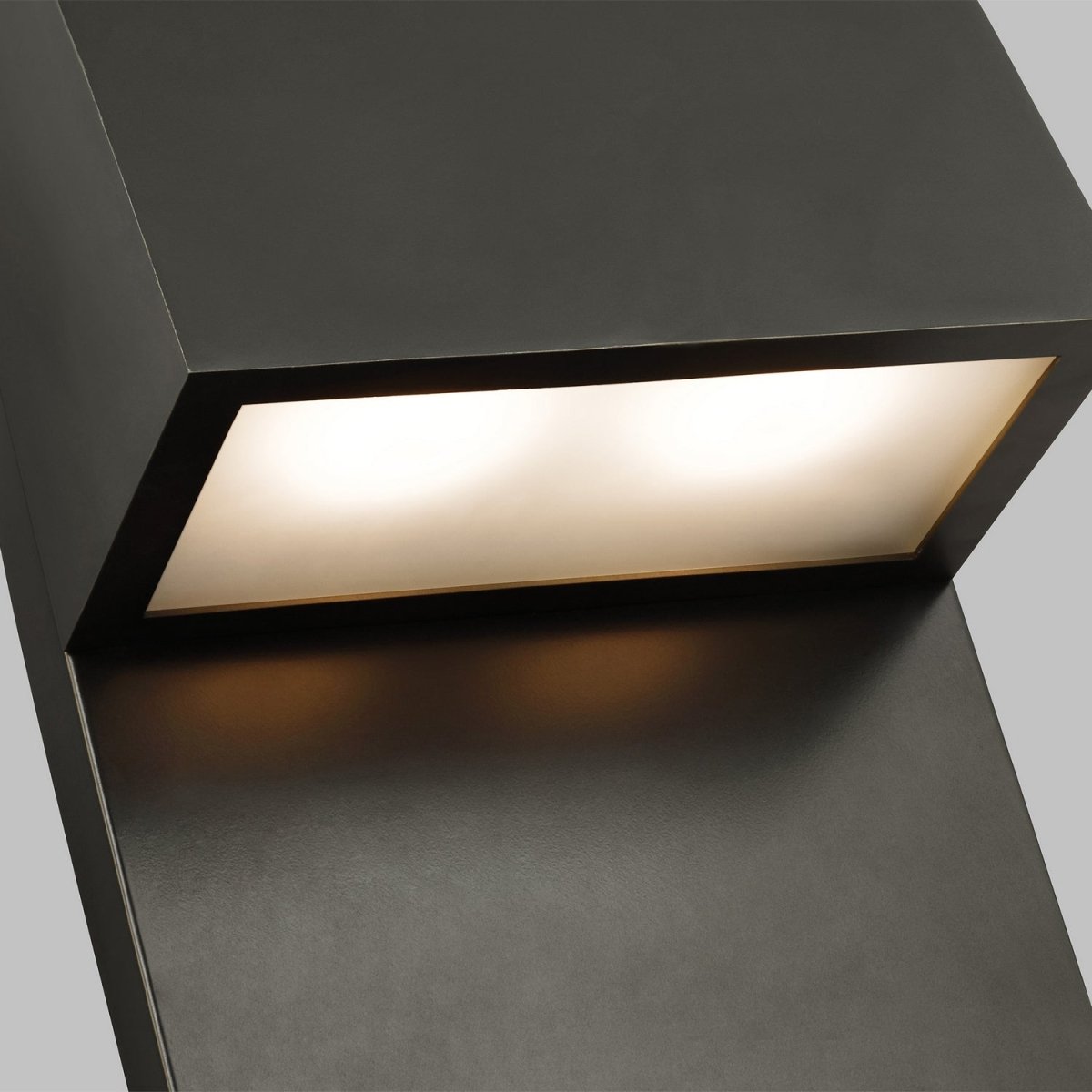Lanterne murale extérieure Rocha - Bronze antique 10" by Visual Comfort Studio | Luminaires & cie