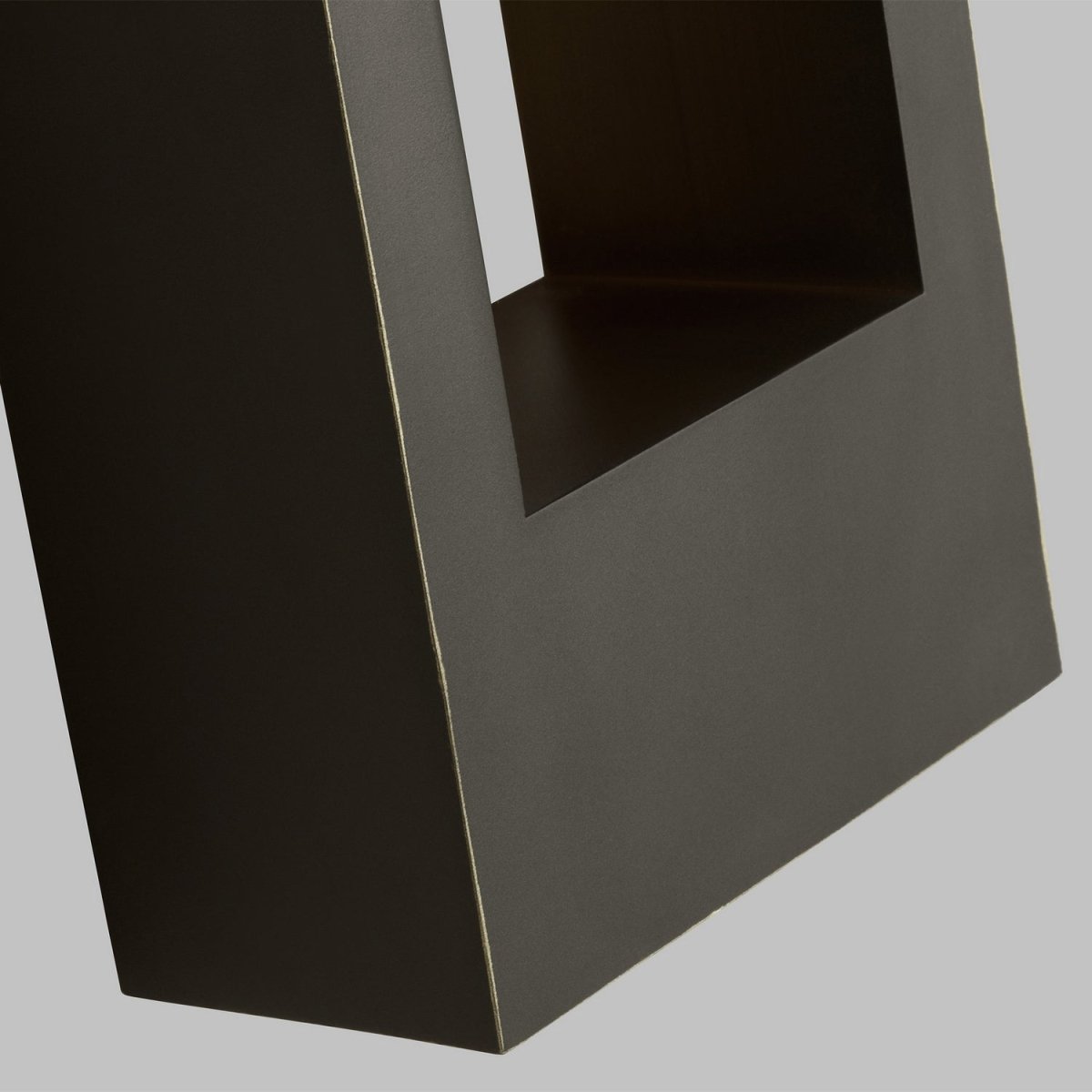 Lanterne murale extérieure Testa - Bronze antique 24" by Visual Comfort Studio | Luminaires & cie
