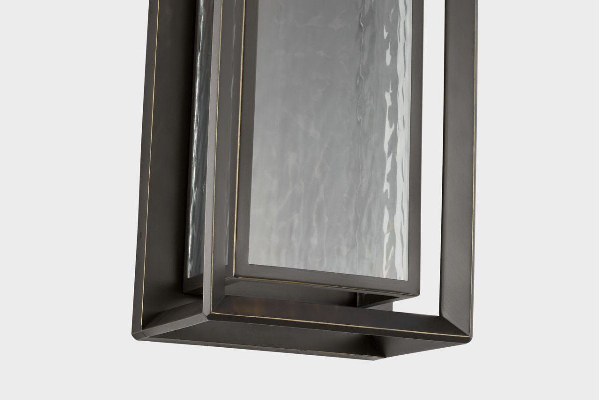 Lanterne murale extérieure Urbandale - Textured Black 28 by Visual Comfort Studio | Luminaires & cie