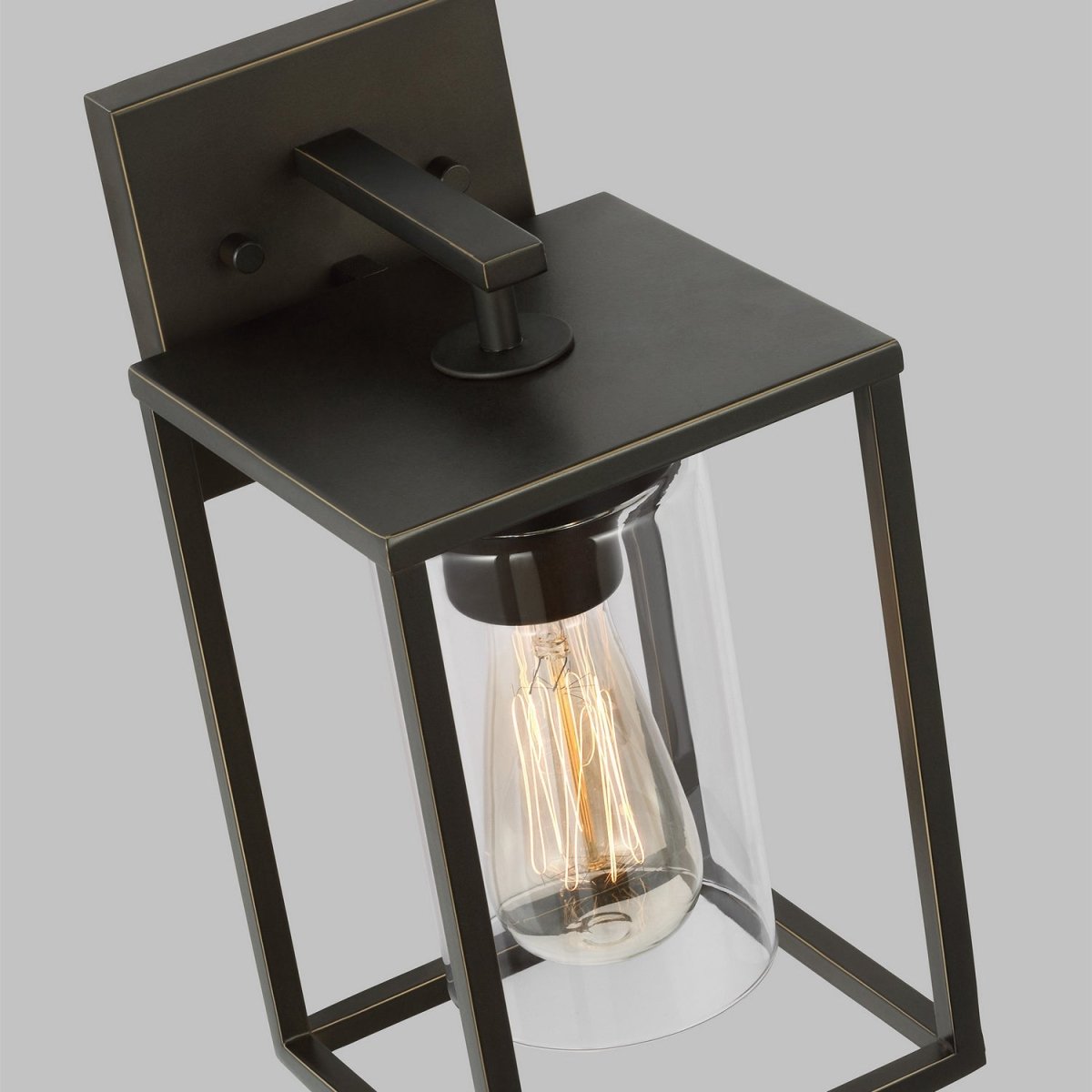 Lanterne murale extérieure Vado - Antique Bronze 23 by Visual Comfort Studio | Luminaires & cie