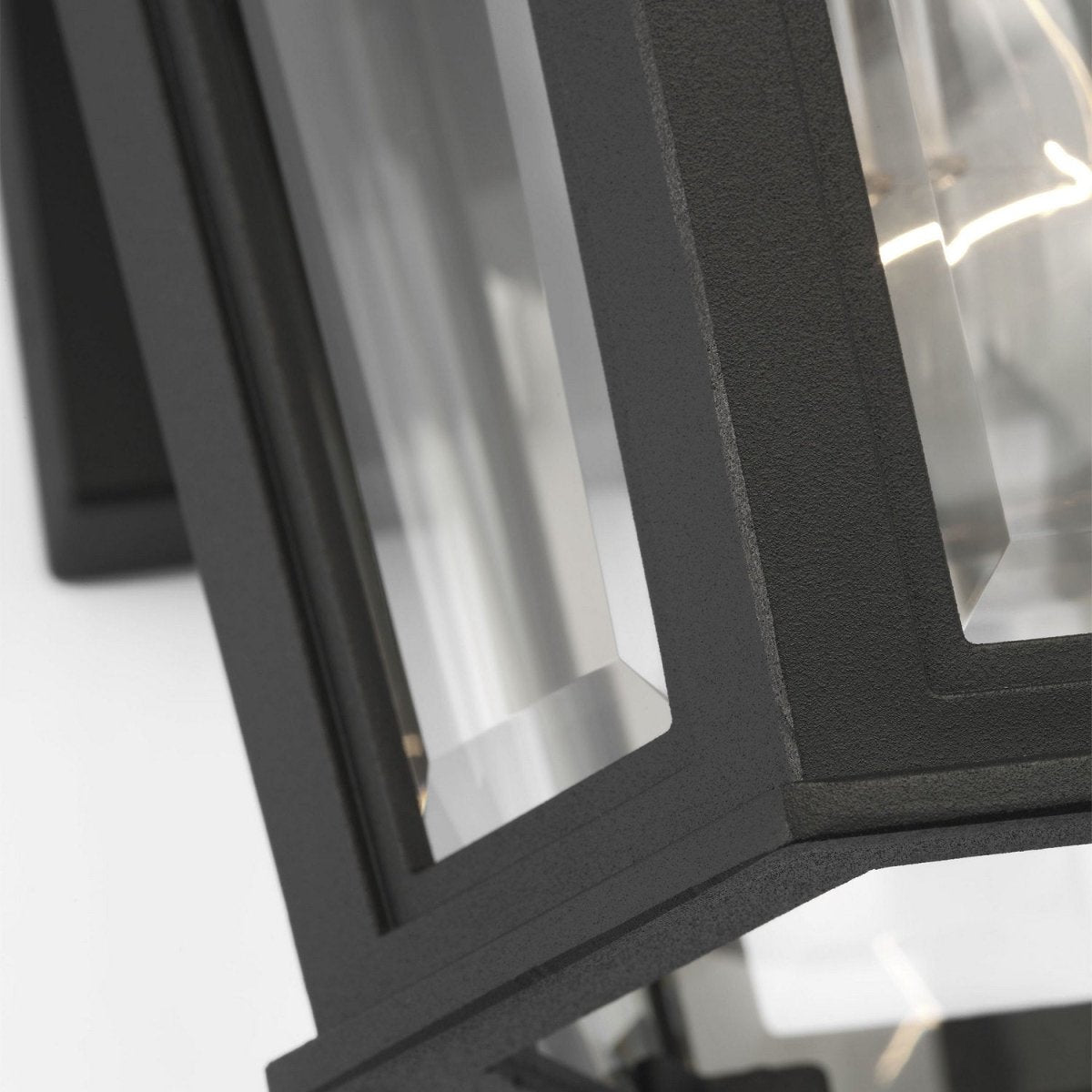 Lanterne murale extérieure Witley - 15 1/8" by Visual Comfort Studio | Luminaires & cie