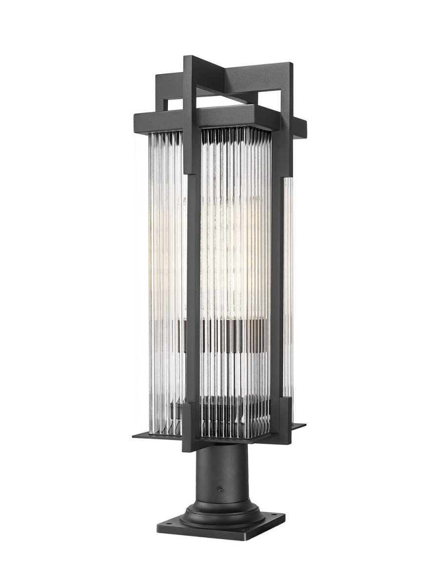 Lanterne sur poteau Fortis - 28 1/2" by Z-Lite | Luminaires & cie