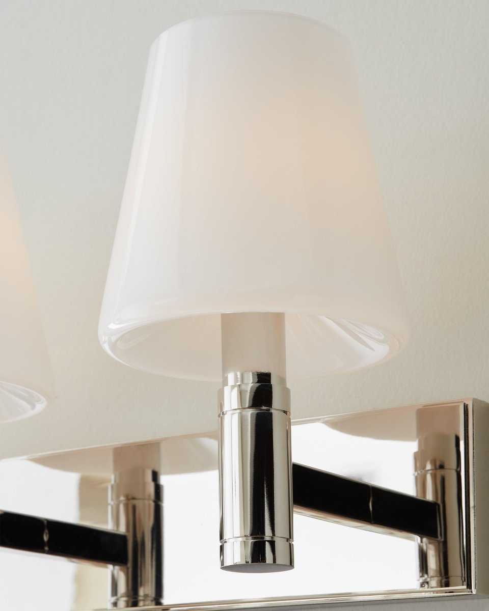 Luminaire de vanité Beckham Classic - 21 1/8" by Visual Comfort Studio | Luminaires & cie