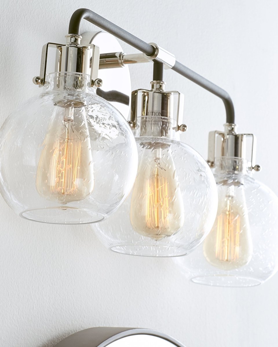 Luminaire de vanité Clara - Nickel poli / noir texturé 24" 9 5/8" by Visual Comfort Studio | Luminaires & cie