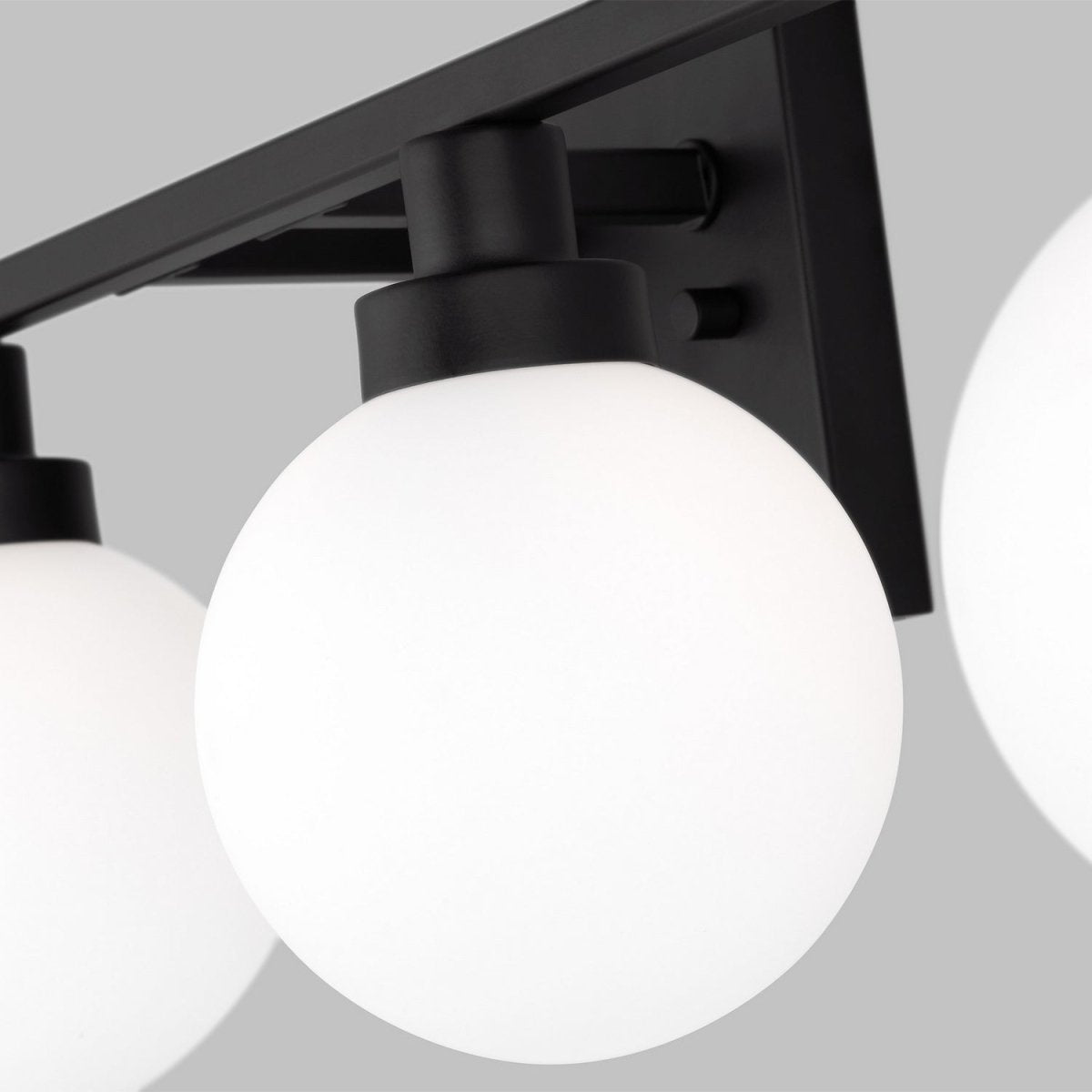 Luminaire de vanité Clybourn - Laiton satiné 30 1/8" by Visual Comfort Studio | Luminaires & cie