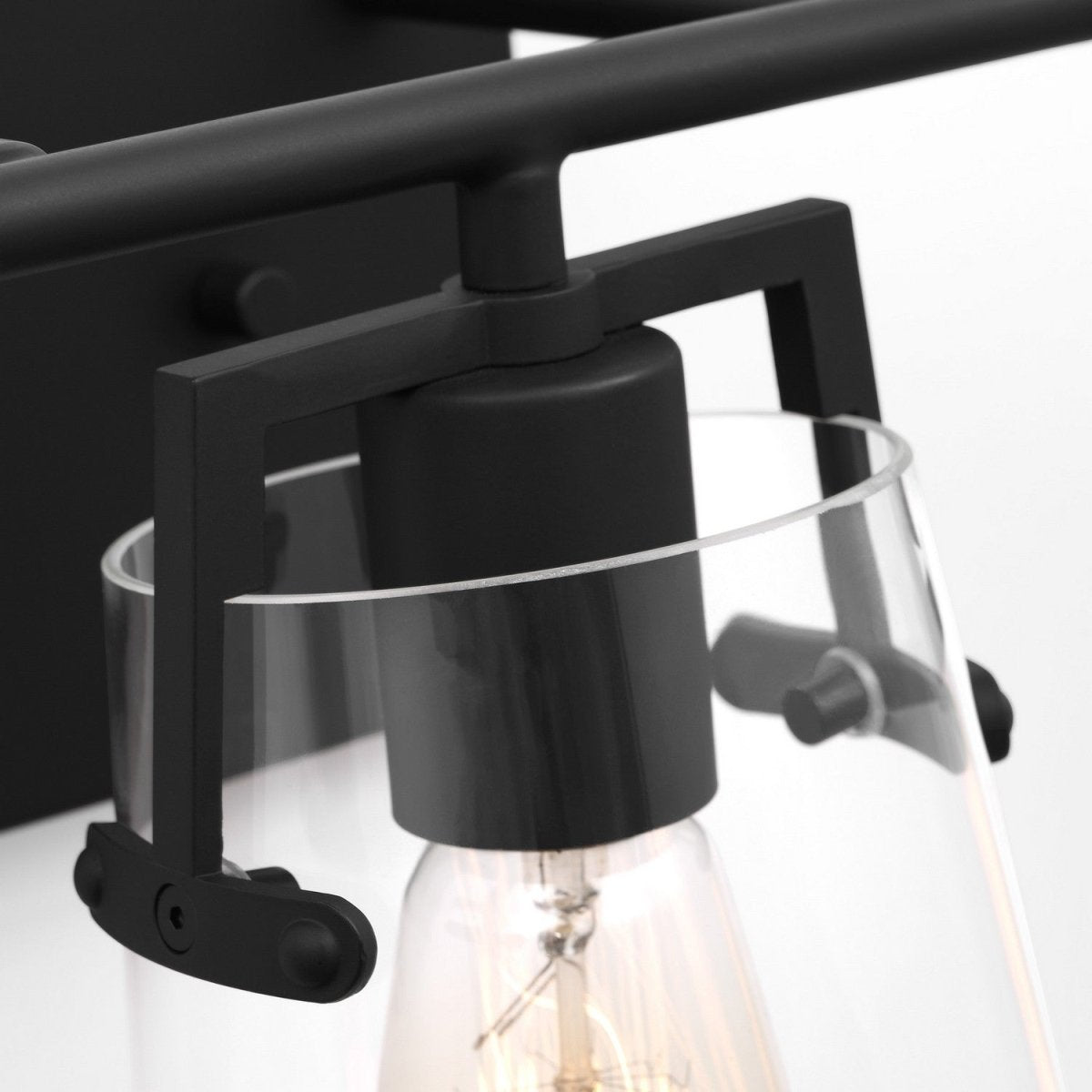 Luminaire de vanité Crofton - Laiton satiné Verre craquelé transparent 33 3/8" by Visual Comfort Studio | Luminaires & cie