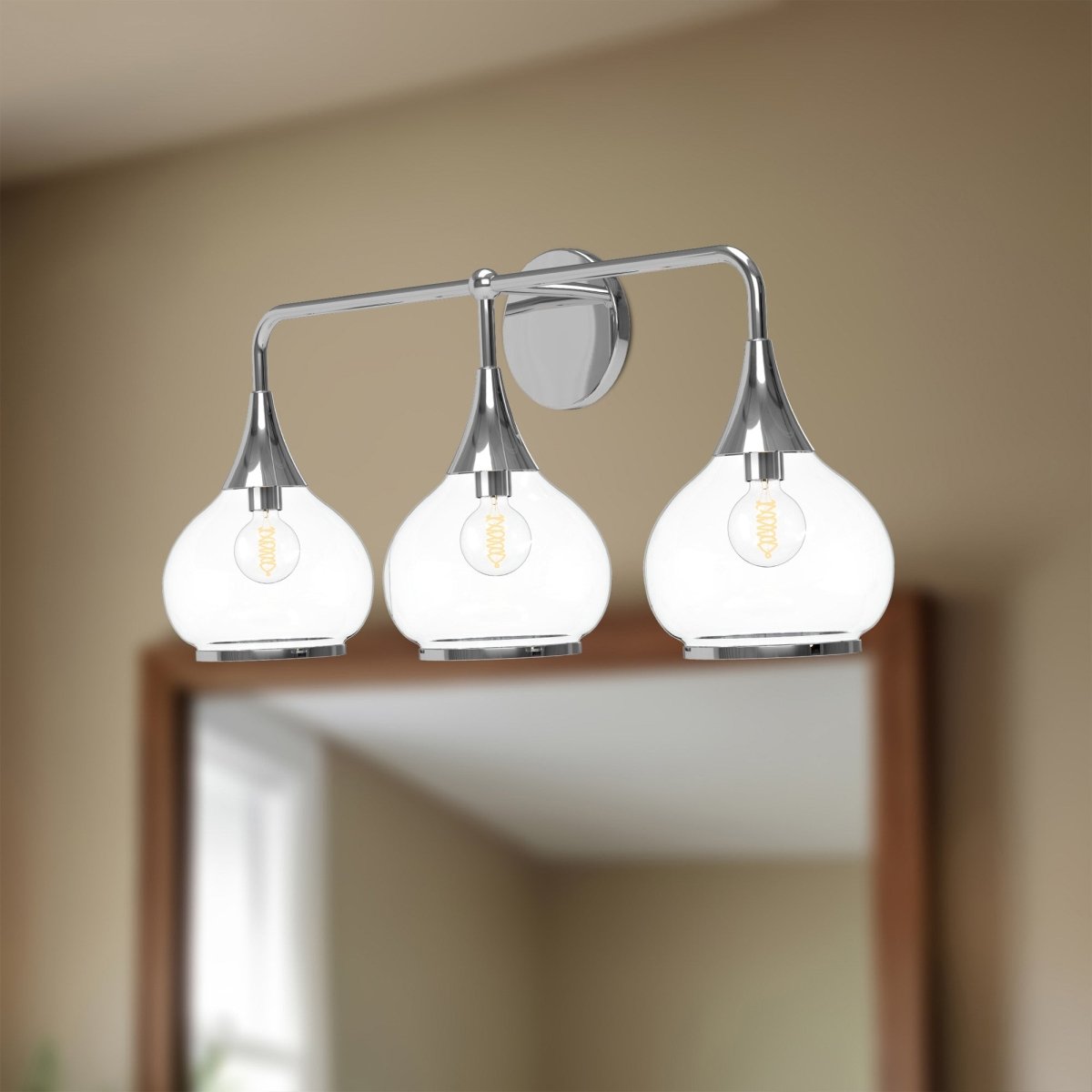 Luminaire de vanité Hazel - Chrome / verre transparent 26 3/4" by Alora Lighting | Luminaires & cie