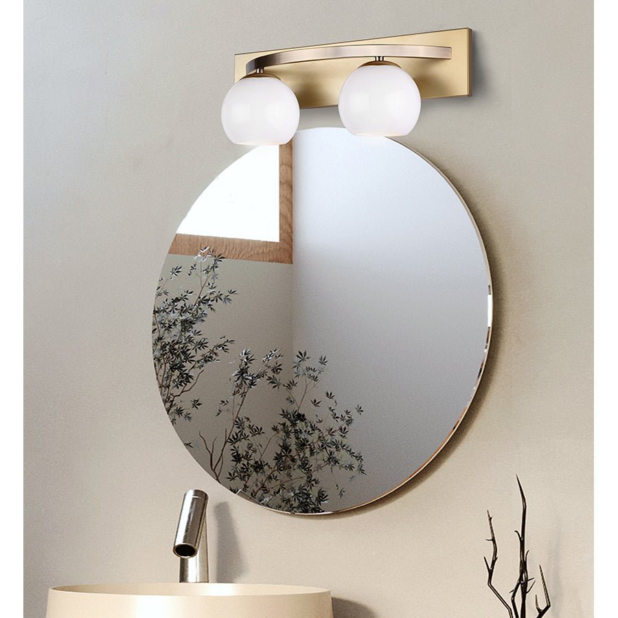 Luminaire de vanité Monroe - 8" Laiton brûlé et blanc Blanc lait by Canarm | Luminaires & cie