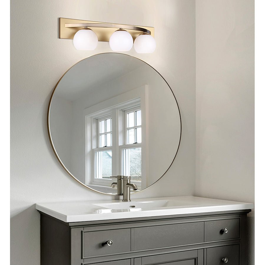 Luminaire de vanité Monroe - 8" Laiton brûlé et blanc Blanc lait by Canarm | Luminaires & cie