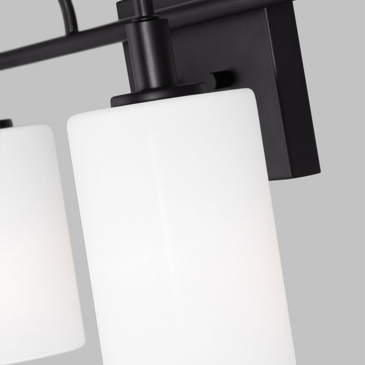 Luminaire de vanité Oak Moore - Nickel brossé 33 7/8" by Visual Comfort Studio | Luminaires & cie