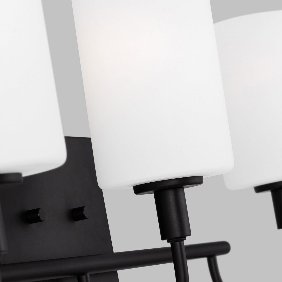 Luminaire de vanité Oak Moore - Nickel brossé 33 7/8" by Visual Comfort Studio | Luminaires & cie