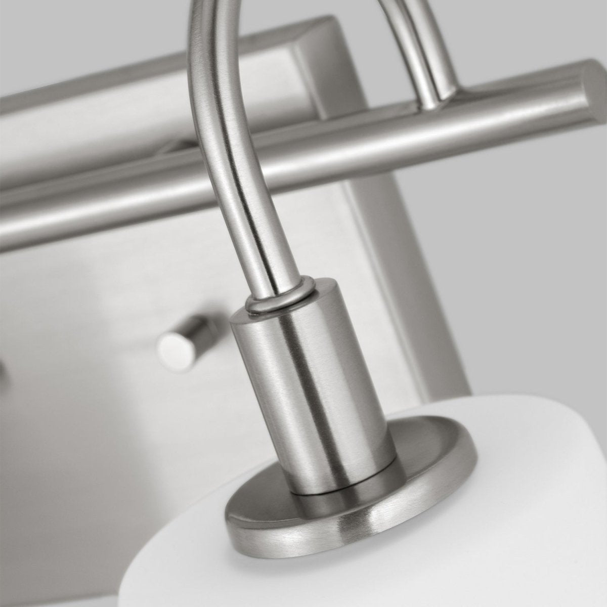 Luminaire de vanité Oak Moore - Nickel brossé 33 7/8" by Visual Comfort Studio | Luminaires & cie