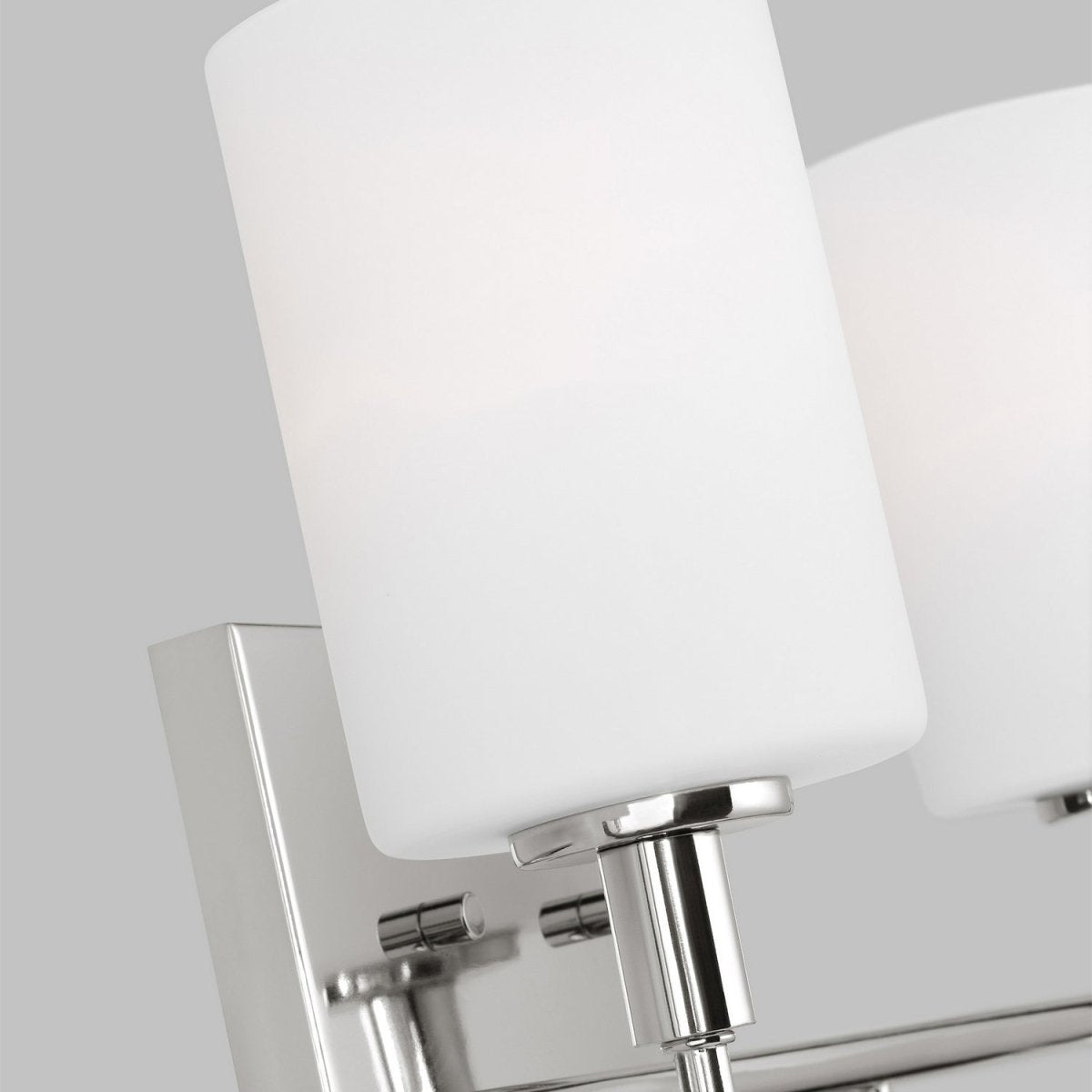 Luminaire de vanité Oak Moore - Nickel brossé 33 7/8" by Visual Comfort Studio | Luminaires & cie