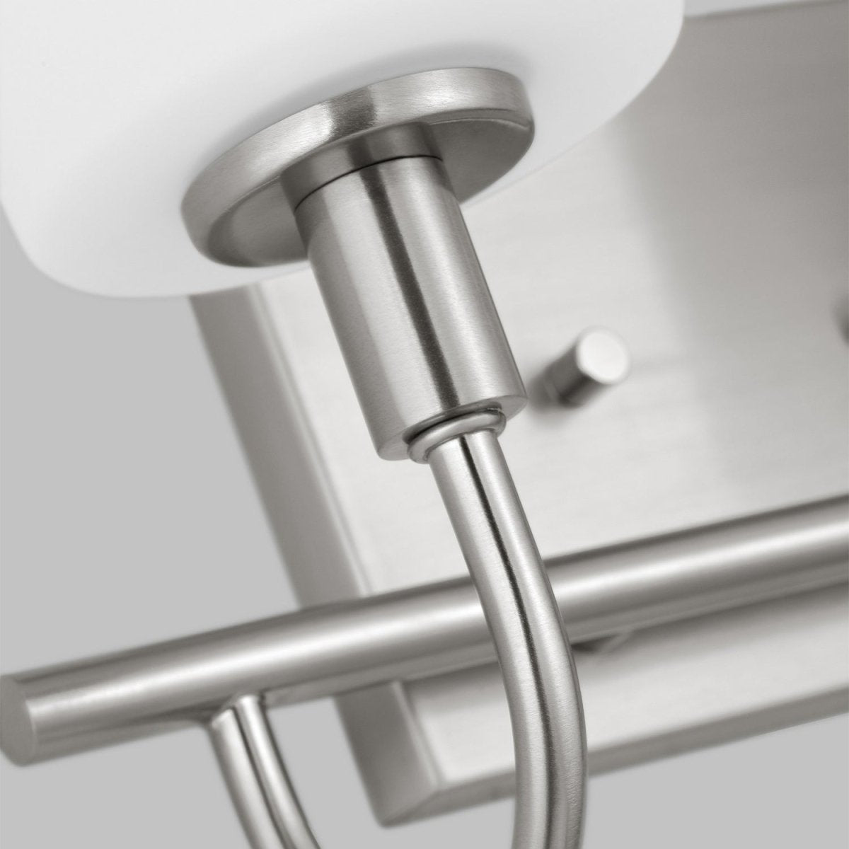 Luminaire de vanité Oak Moore - Nickel brossé 33 7/8" by Visual Comfort Studio | Luminaires & cie