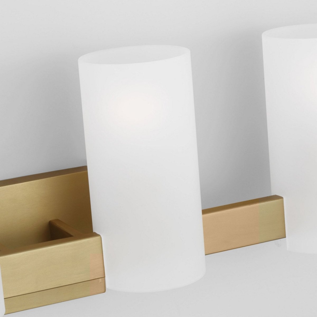 Luminaire de vanité Rhode - Laiton satiné 27" by Visual Comfort Studio | Luminaires & cie