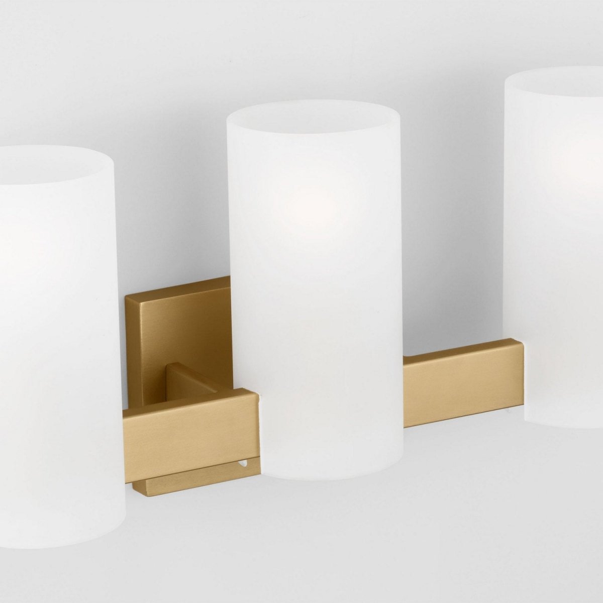 Luminaire de vanité Rhode - Laiton satiné 27" by Visual Comfort Studio | Luminaires & cie