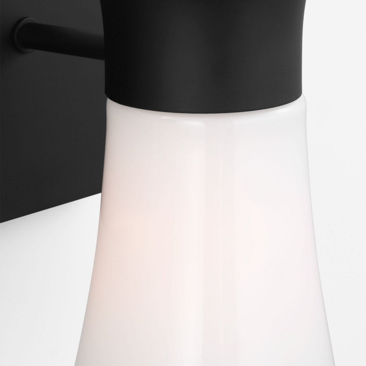 Luminaire de vanité Roy - Laiton satiné 4 by Visual Comfort Studio | Luminaires & cie