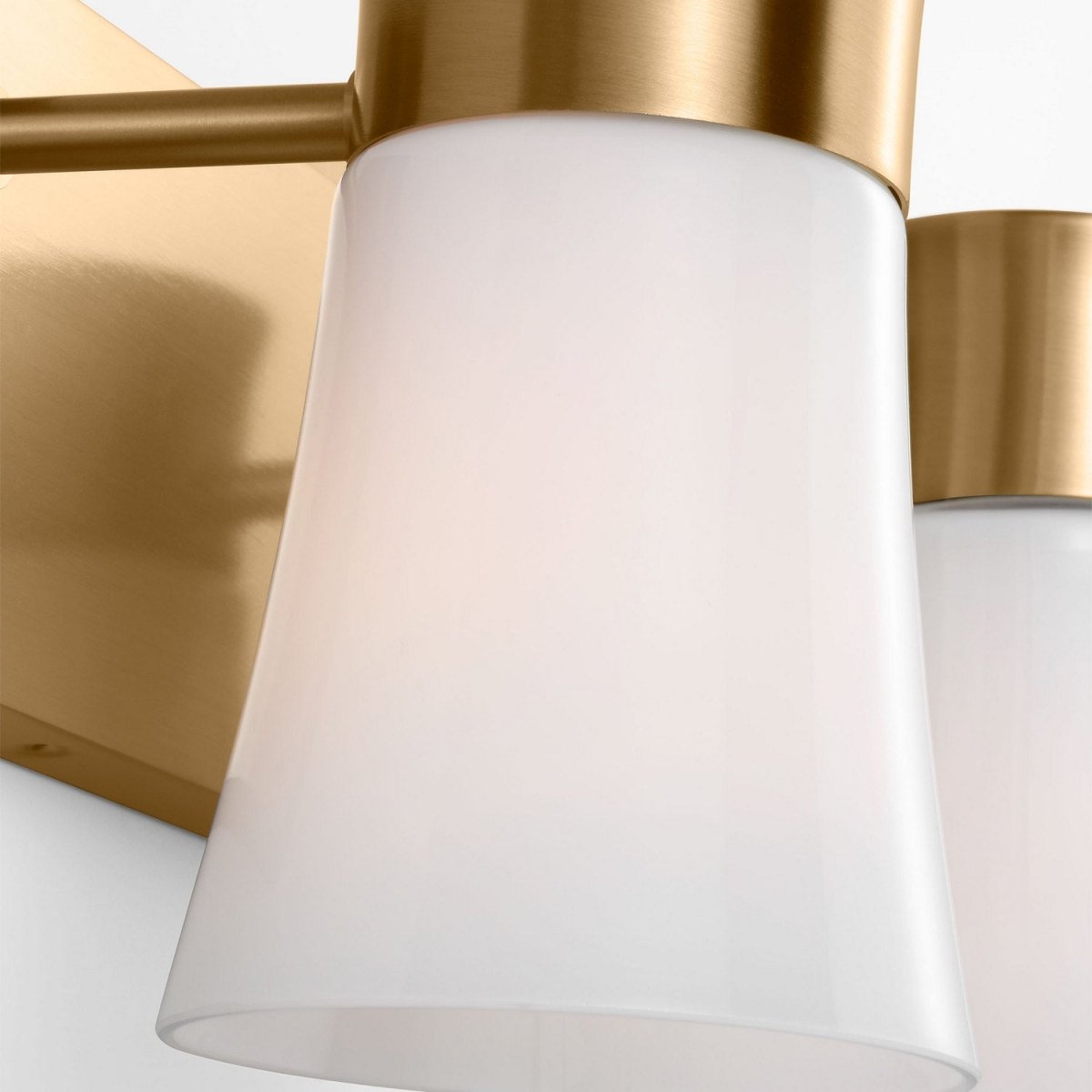 Luminaire de vanité Roy - Laiton satiné 4 by Visual Comfort Studio | Luminaires & cie