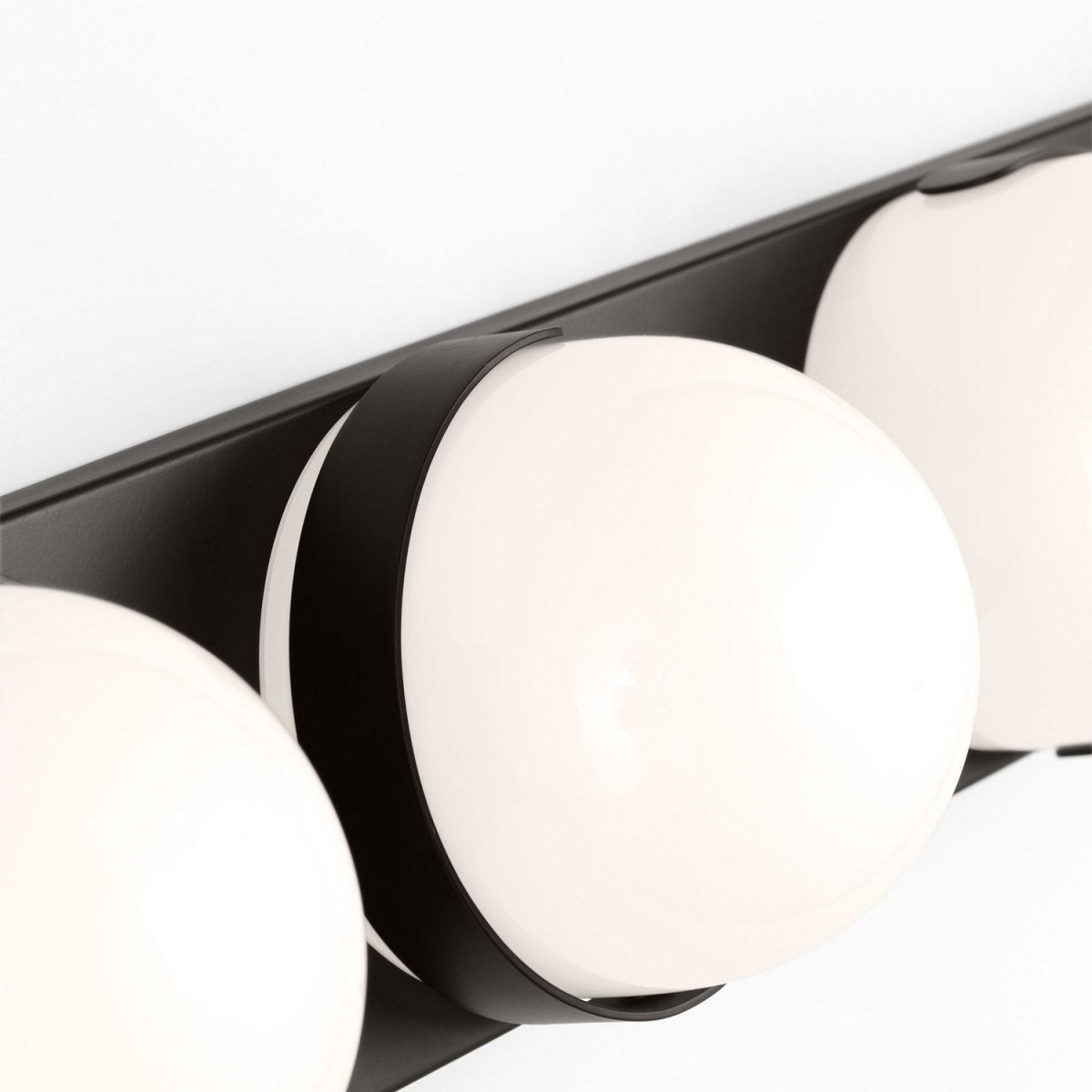 Luminaire de vanité Syrie - Nickel poli 25 1/8" by Visual Comfort Studio | Luminaires & cie
