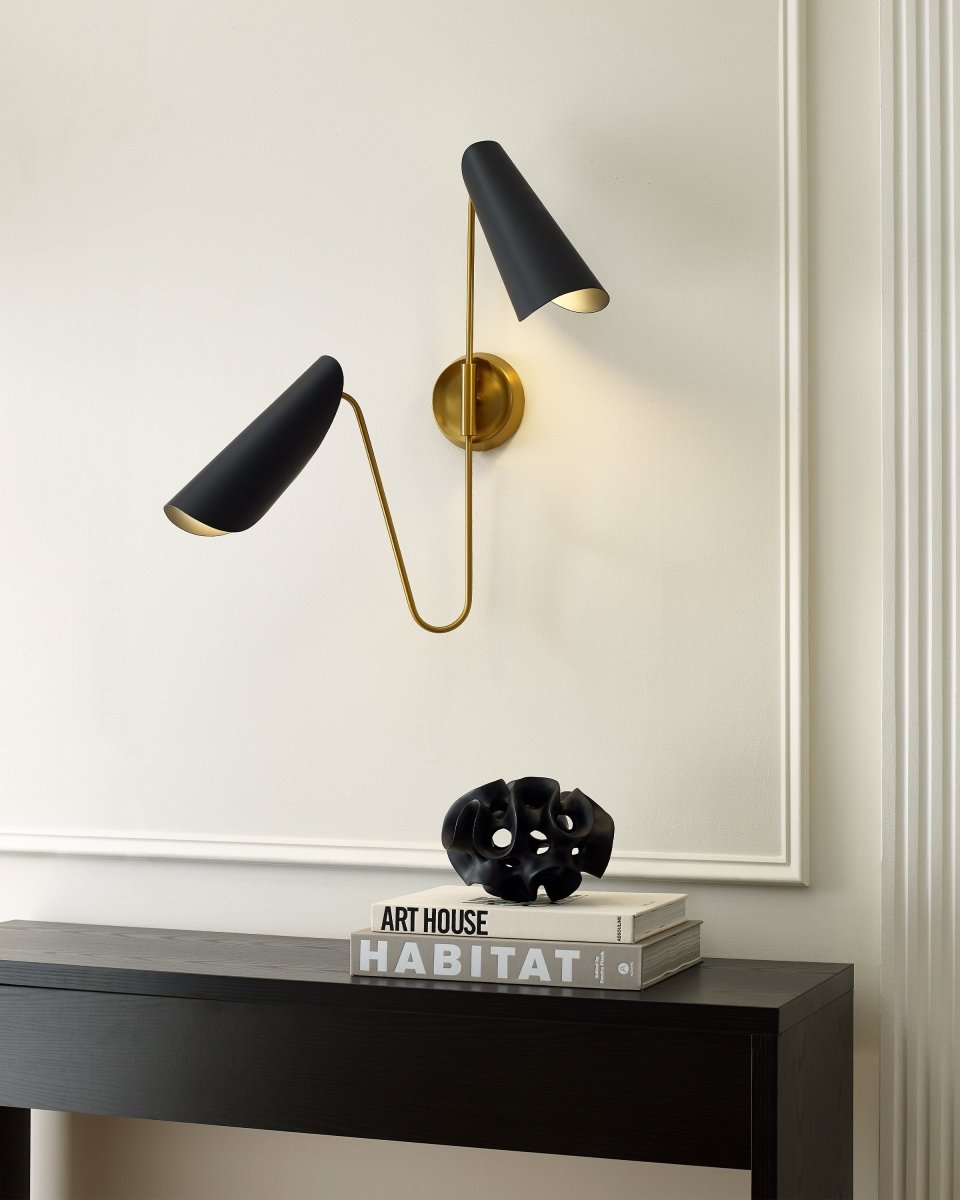 Luminaire de vanité Tresa - Noir de minuit et laiton brunis 25 1/8" by Visual Comfort Studio | Luminaires & cie
