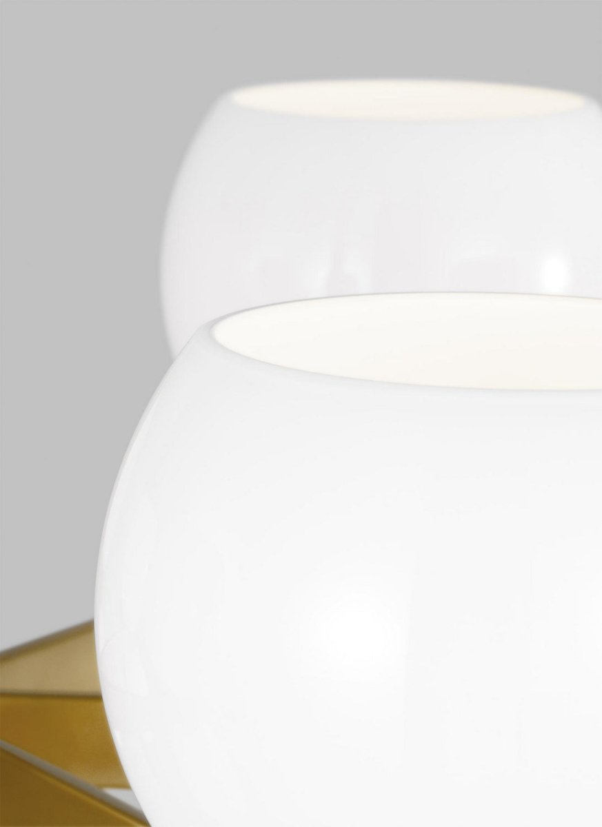 Lustre Londyn - Laiton bruni avec verre opalin blanc 12 by Visual Comfort Studio | Luminaires & cie