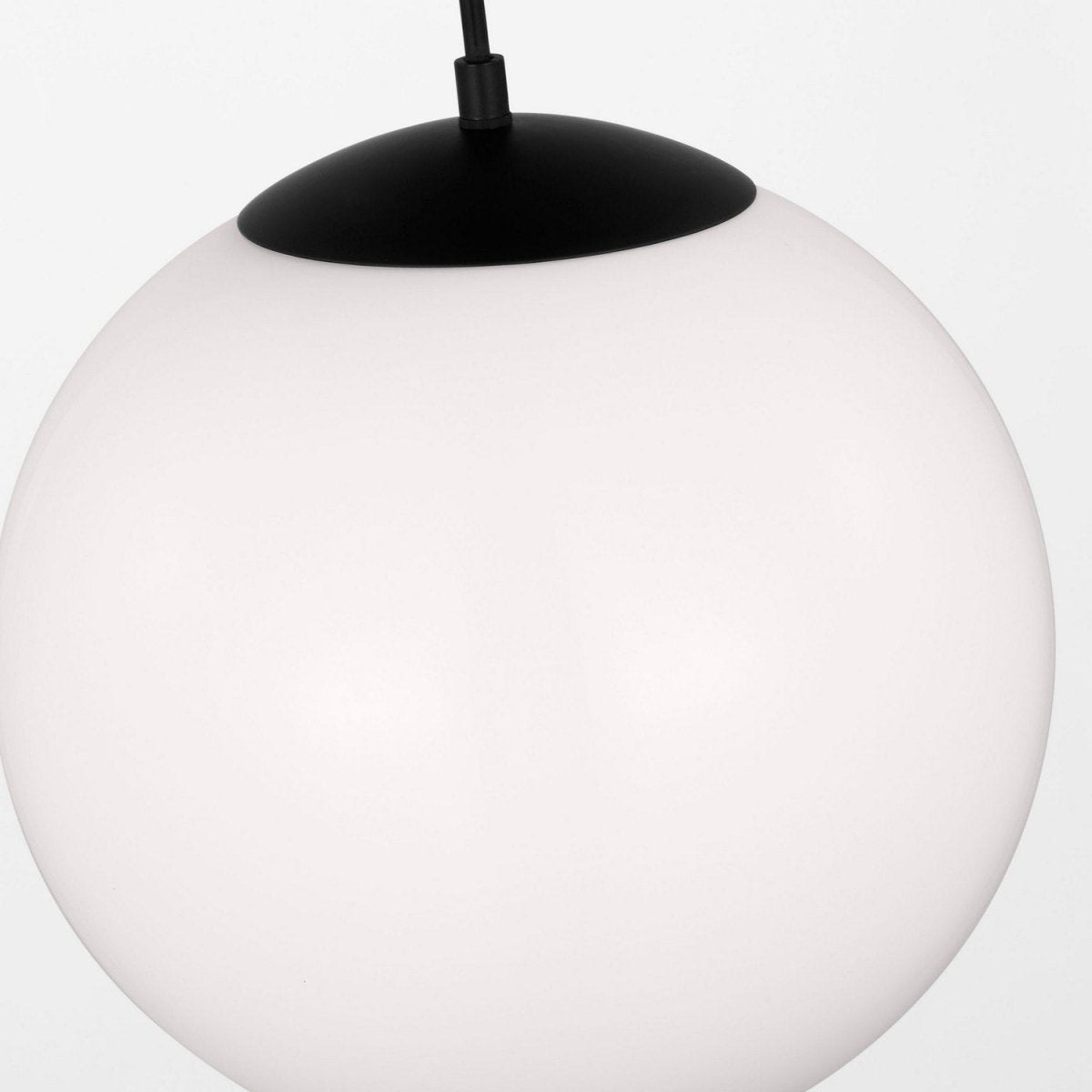 Mini-suspension Leo - Hanging Globe - Satin Brass Clear Seeded 14 by Visual Comfort Studio | Luminaires & cie