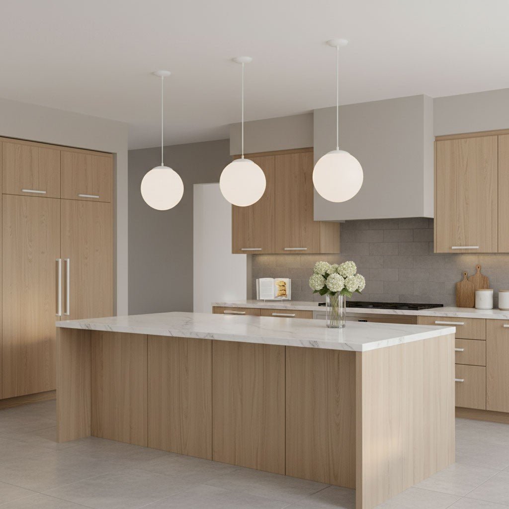 Mini-suspension Leo - Hanging Globe - Satin Brass Clear Seeded 14 by Visual Comfort Studio | Luminaires & cie