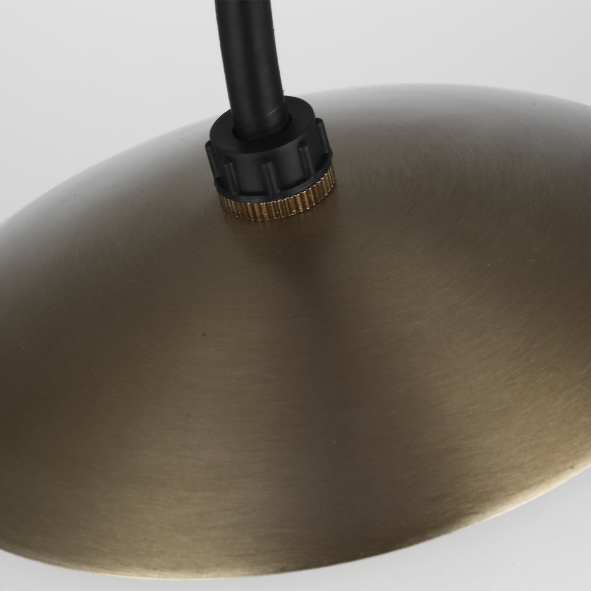 Mini-suspension Leo - Hanging Globe - Satin Brass Clear Seeded 14 by Visual Comfort Studio | Luminaires & cie