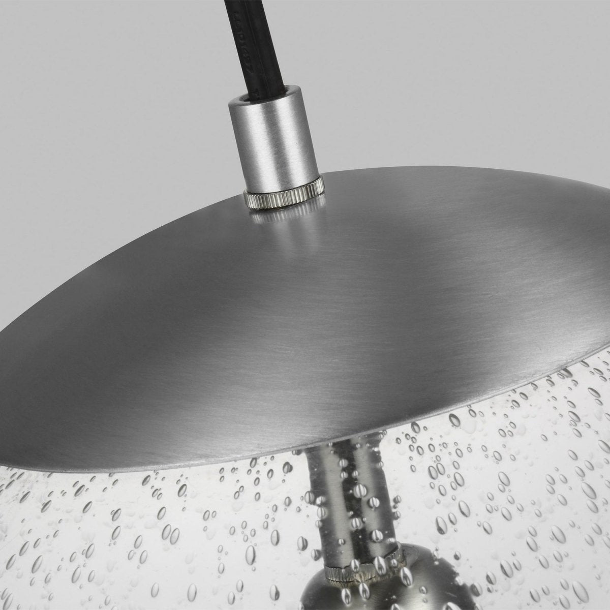 Mini-suspension Leo - Hanging Globe - Satin Brass Clear Seeded 14 by Visual Comfort Studio | Luminaires & cie