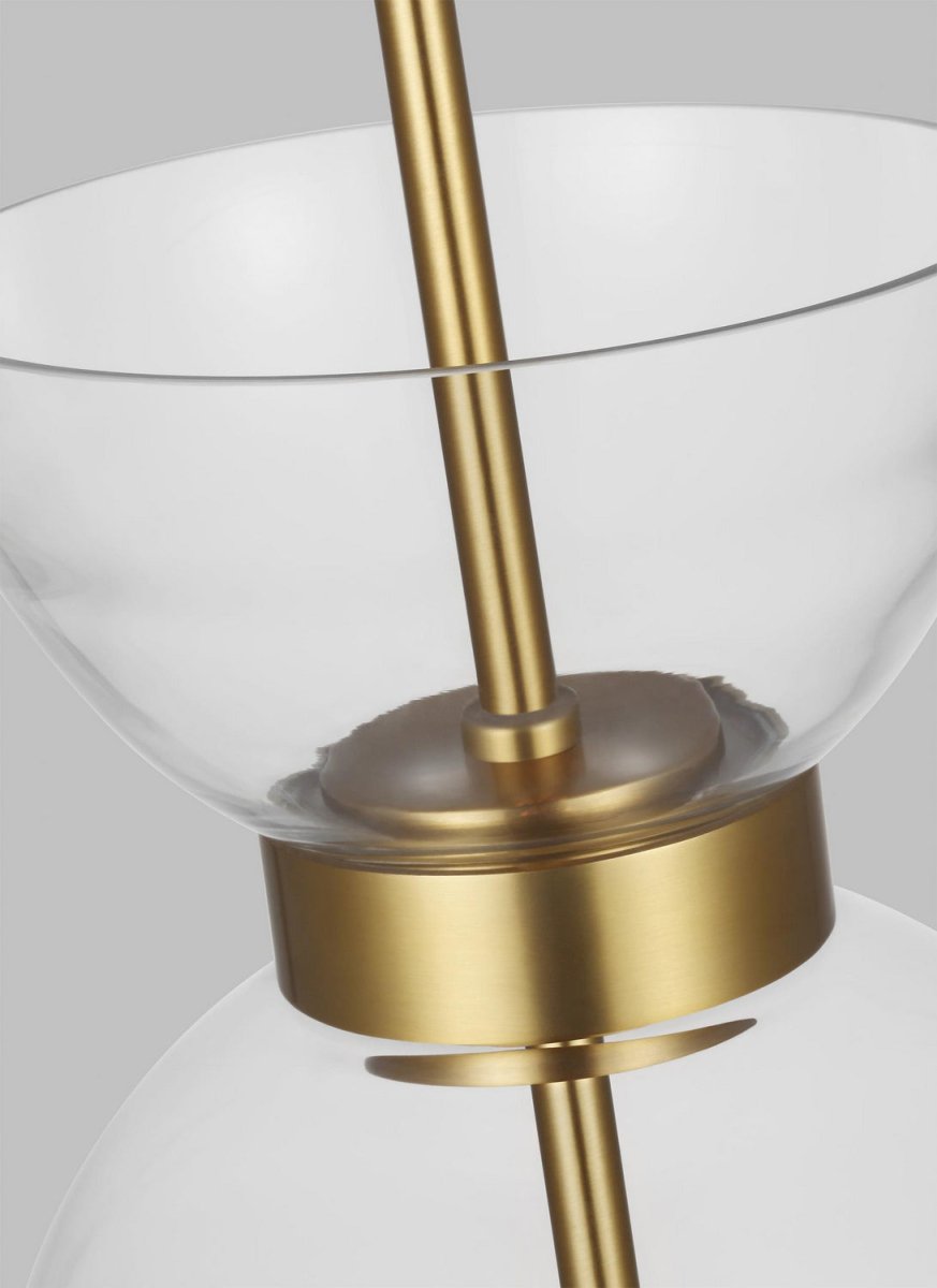 Mini-suspension Londyn - Laiton bruni avec verre opalin blanc by Visual Comfort Studio | Luminaires & cie