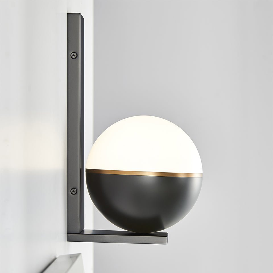 Murale Akova - Laiton vieilli/Laiton brillant by Tech Lighting | Luminaires & cie