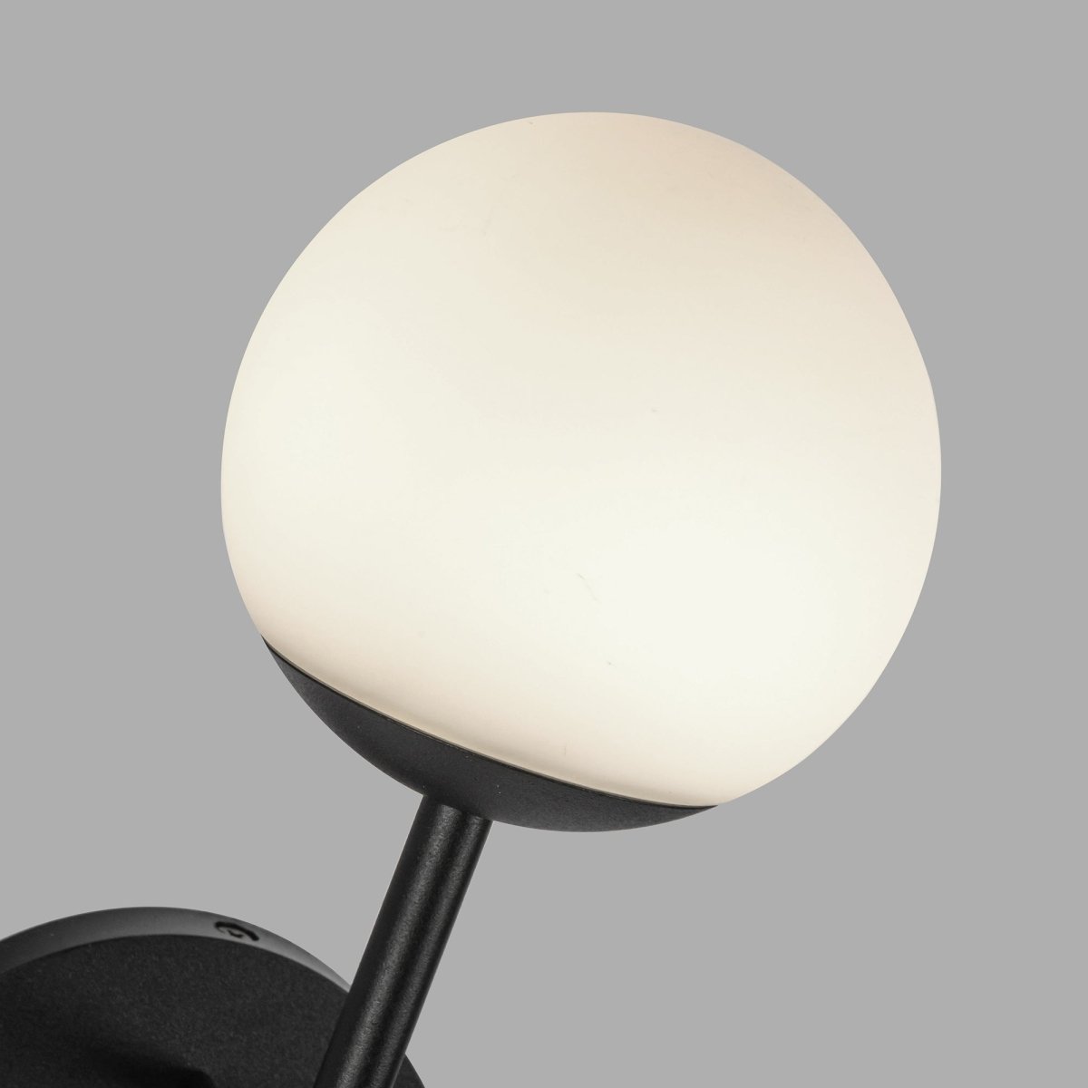 Murale extérieure Claremont - Verre noir / opale by Kuzco Lighting | Luminaires & cie