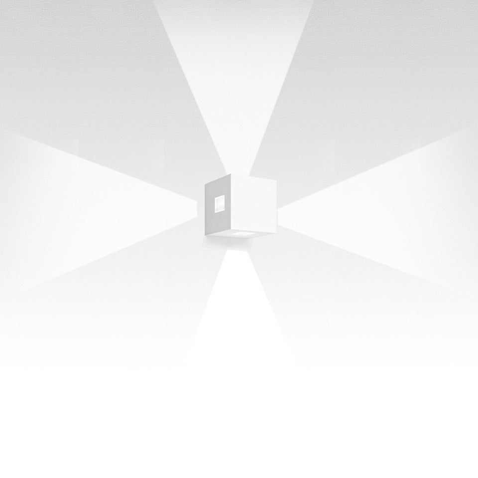 Murale Extérieure Effetto - Carré Blanc RAL 9002 4x Faisceaux / Large by Artemide | Luminaires & cie