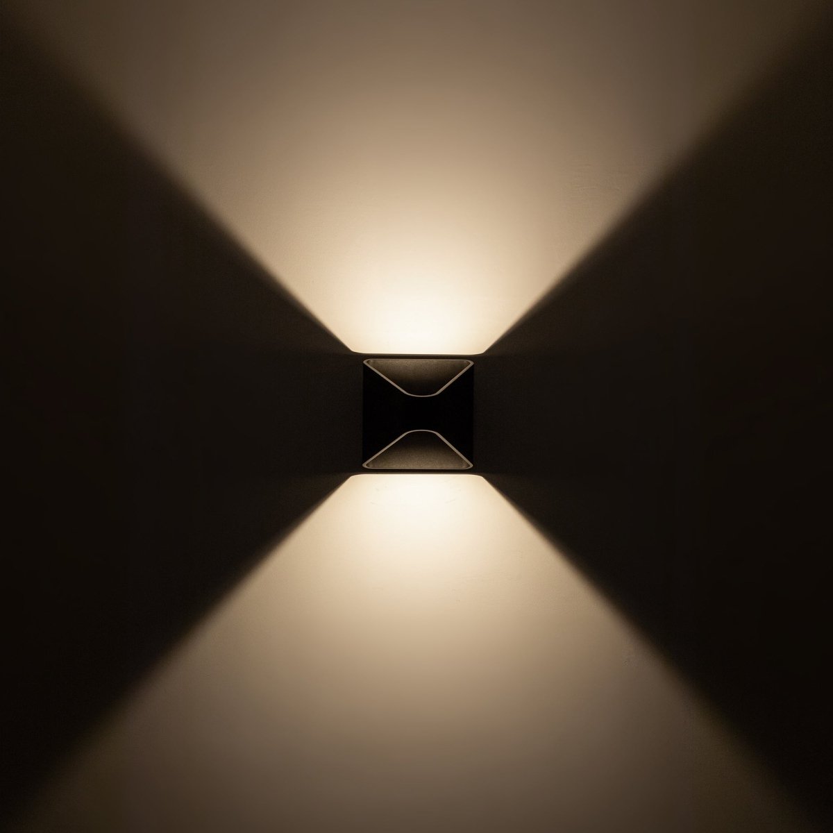 Murale extérieure Ellis - Noir by Kuzco Lighting | Luminaires & cie