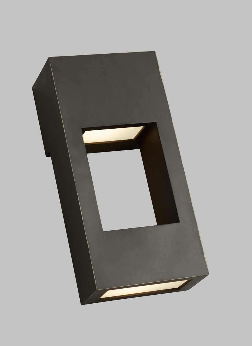 Murale extérieure Testa - Bronze antique 5 3/4" 12" by Visual Comfort Studio | Luminaires & cie