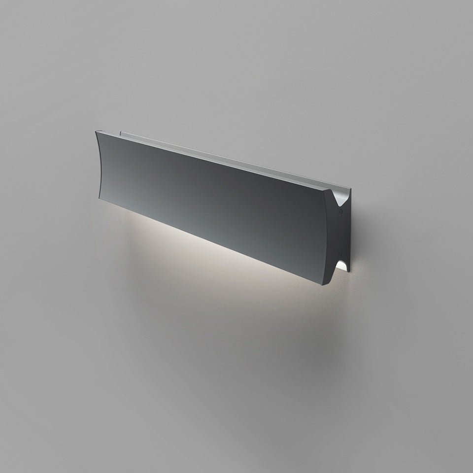 Murale/Plafonnier Lineacurve - Gris anthracite 24" Mono / 3500°K by Artemide | Luminaires & cie